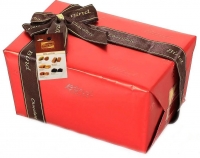 Конфеты BIND Ассорти в красной подарочной упаковке + Елочка НГ 110 г